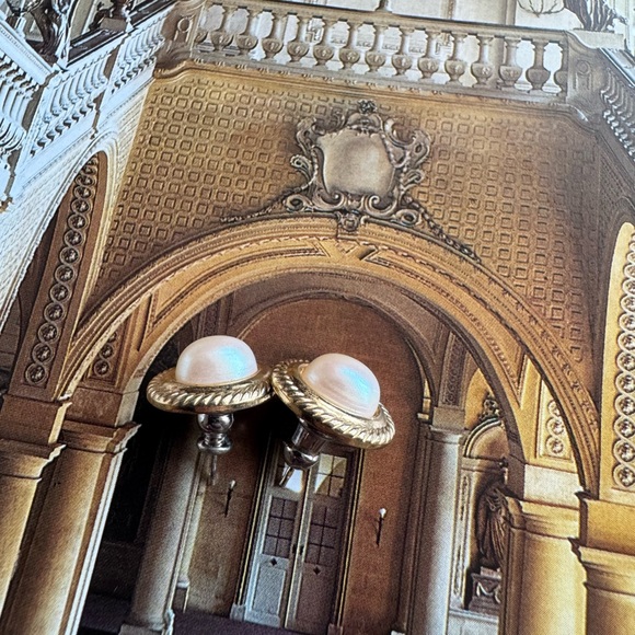 Elegant Gold and Cream Earrings - Picture 4 of 5